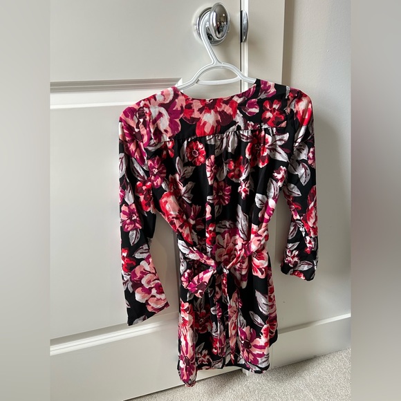 A Pea in the Pod Maternity Blouse - Picture 2 of 3